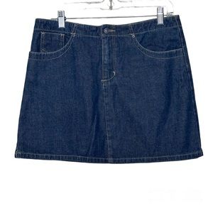 American Eagle Outfitters dark denim mini skirt. Women’s 10